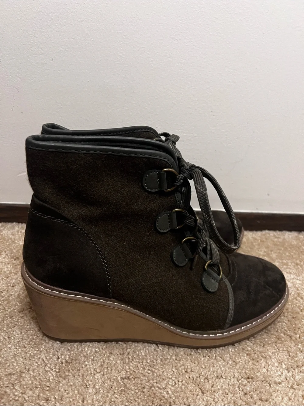 Merona Dark Green Wedge Boot Size 11
